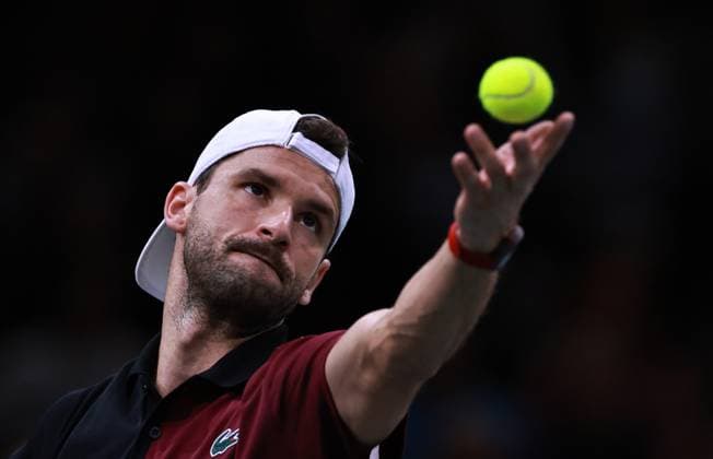 (231106) -- PARIS, Nov. 6, 2023 -- Grigor Dimitrov of Bulgaria serves during the men s singles final between Novak Djokovic of Serbia and Grigor Dimitrov of Bulgaria at Paris ATP, Tennis Herren Masters 1000 tennis tournament in Paris, France, Nov. 5, 2023. ) (SP)FRANCE-PARIS-TENNIS-MASTERS GaoxJing 