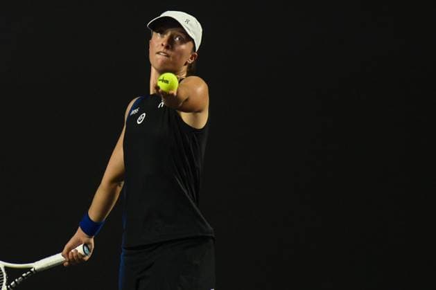 2023 WTA, Tennis Damen Finals - Final Day CANCUN, MEXICO - NOVEMBER 5: Iga Swiatek of Poland during the rescheduled Semi-Final match against Aryna Sabalenka, on Day 8 of GNP Seguros WTA Finals Cancun 2023, part of the Hologic WTA Tour, on November 5, 2023, in Cancun, Quintana Roo, Mexico. Cancun Mexico  Copyright: xArturxWidakx originalFilename:widak-2023wtaf231105_npJEZ.jpg