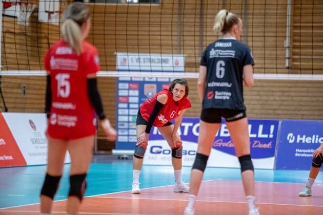 Ex Wildcat Anne Krohn STR, mi was once again on the field for the 2 team after the end of her career GER, Volleyball, Women, DVV Pokal, Round of 16, 1 VC Stralsund Dresdner SC, Season 2023 2024, Diesterweghalle, Stralsund