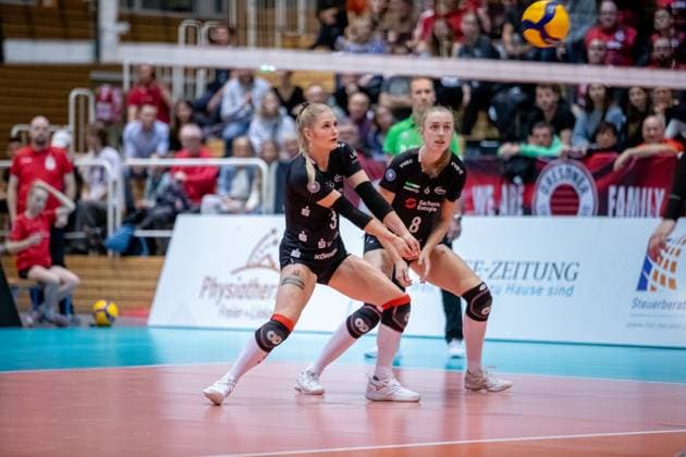 Hester Jasper DSC, left and Famke Boonstra right receiving GER, Volleyball, Women, DVV Cup, Round of 16, 1 VC Stralsund Dresdner SC, Season 2023 2024, Diesterweghalle, Stralsund