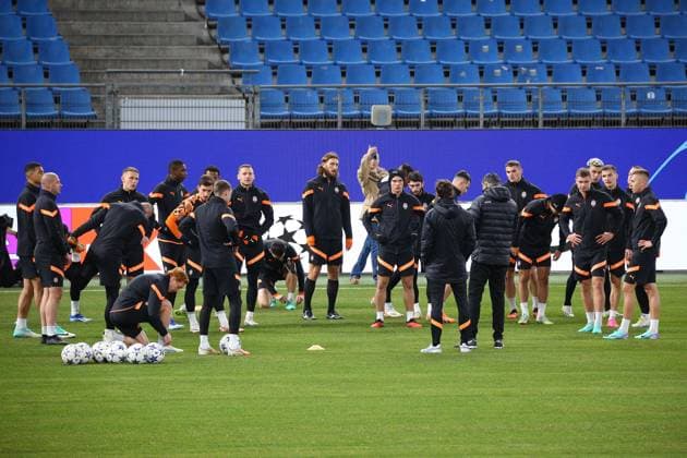 Soccer Men Season 2023 2024 UEFA Champions League I 4 Matchday Training at Volksparkstadion I Shakhtar Donetsk 06 11 2023 Shakhtar Donetsk during the meeting at Volksparkstadion Hamburg Volksparkstadion Hamburg Germany Copyright: xLobecax xHenningxRohlfsx