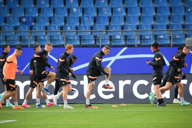 Soccer Men Season 2023 2024 UEFA Champions League I Matchday 4 Training at Volksparkstadion I Shakhtar Donetsk 06 11 2023 Shakhtar Donetsk warm up at Volksparkstadion Hamburg Volksparkstadion Hamburg Germany Copyright: xLobecax xHenningxRohlfsx