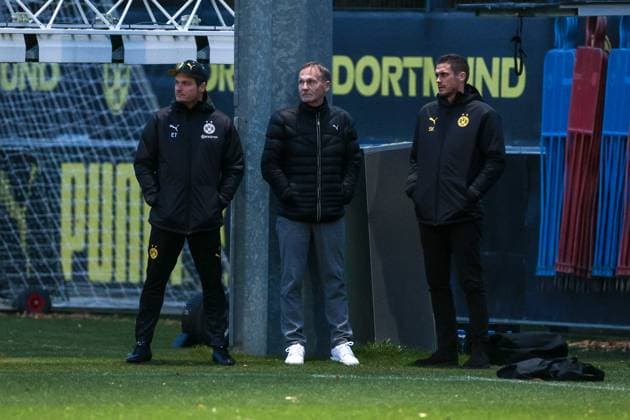 06 11 2023, Football, Season 2023 2024, UCL, UEFA Champions League, Group stage, Matchday 4, Final training Borussia Dortmund, f l Head coach Edin Terzic Borussia Dortmund , Chairman of the supervisory board Hans Joachim Watzke Borussia Dortmund , Sports director Sebastian Kehl Borussia Dortmund , Dortmund Signal Iduna Park NRW Germany xRHR PHOTO DEx Copyright: DennisxEwert RHR-FOTOx RHR-FOTO DE