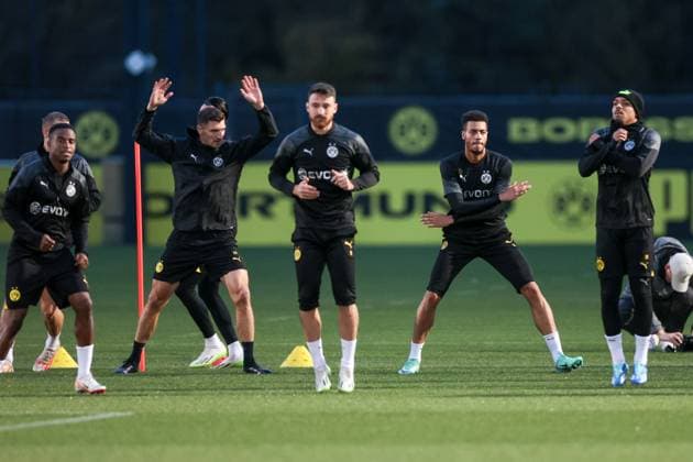 06 11 2023, Football, Season 2023 2024, UCL, UEFA Champions League, Group stage, Matchday 4, Final training Borussia Dortmund, v l Youssoufa Moukoko Borussia Dortmund , Thomas Meunier Borussia Dortmund , Salih Özcan Borussia Dortmund , Felix Nmecha Borussia Dortmund , Donyell Malen Borussia Dortmund , Dortmund Signal Iduna Park NRW Germany xRHR PHOTO DEx Copyright: DennisxEwert RHR-FOTOx RHR-FOTO DE
