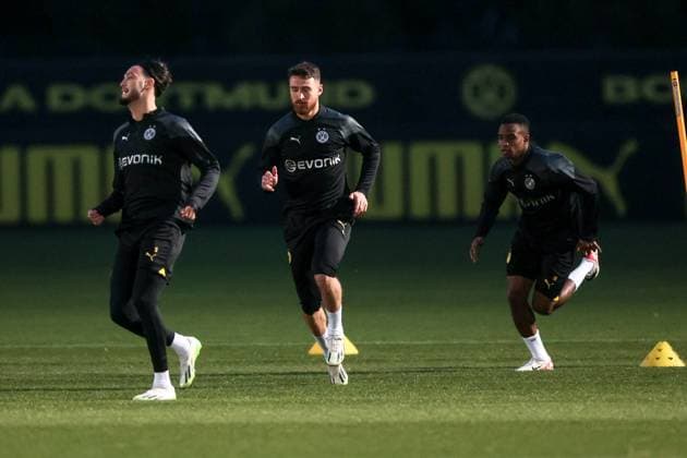 06 11 2023, Football, Season 2023 2024, UCL, UEFA Champions League, Group stage, Matchday 4, Final training Borussia Dortmund, v l Ramy Bensebaini Borussia Dortmund , Salih Özcan Borussia Dortmund , Youssoufa Moukoko Borussia Dortmund , Dortmund Signal Iduna Park NRW Germany xRHR PHOTO DEx Copyright: DennisxEwert RHR-FOTOx RHR-FOTO DE