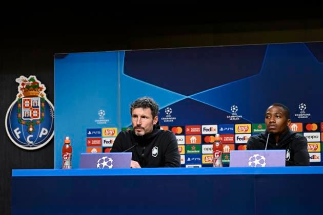 Media activities R Antwerp FC - Champions League 06 11 2023 PORTO, PORTUGAL - NOVEMBER 06 : Van Bommel Mark head coach of Antwerp FC and Balikwisha Michel-Ange forward of Antwerp FC pictured during a press conference, PK, Pressekonferenz prior to the UEFA Champions League match between FC Porto and Royal Antwerp FC on November 6, 2023 in Porto, Portugal, 06 11 2023 Porto Portugal  Copyright: xPeterxDexVoechtx