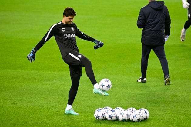 Media activities R Antwerp FC - Champions League 06 11 2023 PORTO, PORTUGAL - NOVEMBER 06 : Lammens Senne goalkeeper of Antwerp FC pictured during a training session prior to the UEFA Champions League match between FC Porto and Royal Antwerp FC on November 6, 2023 in Porto, Portugal, 06 11 2023 Porto Portugal  Copyright: xPeterxDexVoechtx