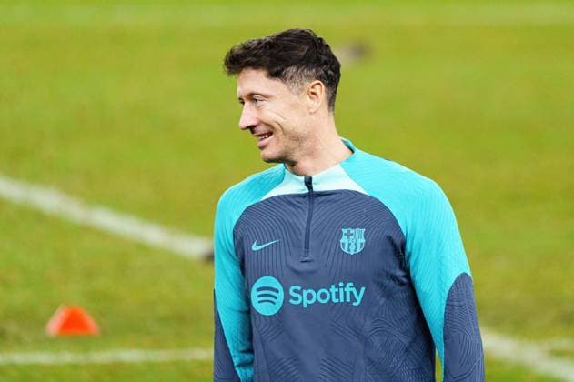 Robert Lewandowski FC Barcelona, 09 GER, Press conference FC Barcelona, Football, Champions League, 2023 2024 season, 06 11 2023 GER, Press conference FC Barcelona, Football, Champions League, 2023 2024 season, 06 11 2023 Hamburg Copyright: xEibner-Pressefoto MarcelxvonxFehrnx EP_MFN
