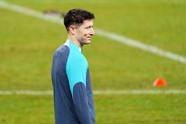 Robert Lewandowski FC Barcelona, 09 GER, Press conference FC Barcelona, Football, Champions League, 2023 2024 season, 06 11 2023 GER, Press conference FC Barcelona, Football, Champions League, 2023 2024 season, 06 11 2023 Hamburg Copyright: xEibner-Pressefoto MarcelxvonxFehrnx EP_MFN