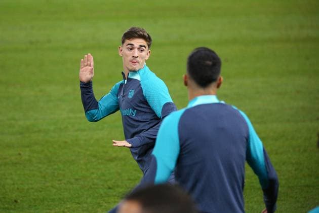 Soccer Men Season 2023 2024 UEFA Champions League I 4 Matchday Training at Volksparkstadion I FC Barcelona 06 11 2023 Gavi, Pablo Martin Paez Gavira 6, FC Barcelona makes a pose Hamburg Volksparkstadion Hamburg Germany Copyright: xLobecax xHenningxRohlfsx