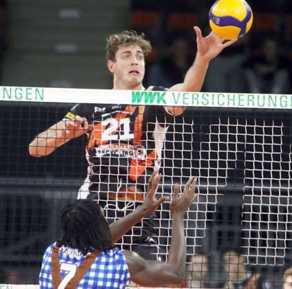 from left Magloire MAYAULA Herrsching GER , Tobias KRICK Berlin , He Volleyballl, Bundesliga 2023 24 WWK Volleys Herrsching vs Berlin Recycling Volleys, 06 11 23 BMW Park, Munich, Copyright: WolfgangxFehrmann