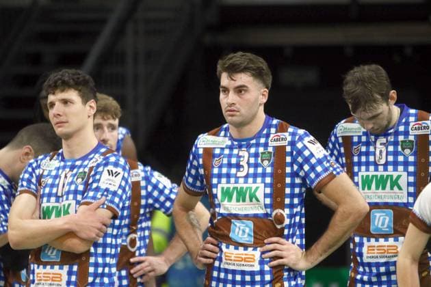 after the 2 3 defeat, from left Theo TIMMERMANN Herrsching , Josef SCHNEIDMUELLER Herrsching , Filip JOHN Herrsching GER , He Volleyballl, Bundesliga 2023 24 WWK Volleys Herrsching vs Berlin Recycling Volleys, 06 11 23 BMW Park, Munich, Copyright: WolfgangxFehrmann