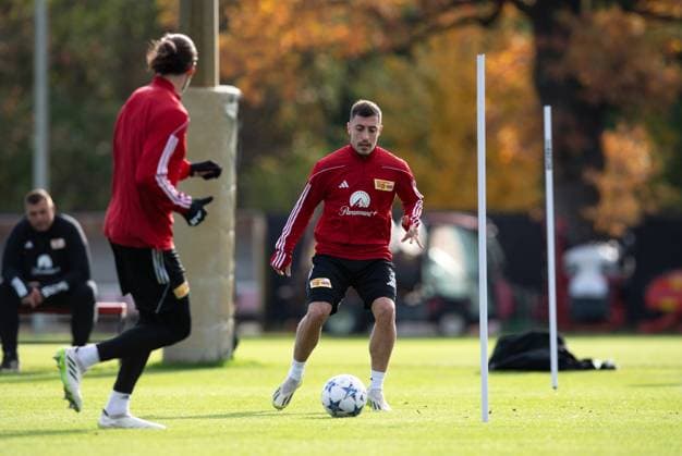 Football, Men, Season 2023 2024, Champions League, Training of 1 FC Union Berlin at the stadium An der Alten Försterei the day before the match against SSC Napoli, f l Christopher Trimmel 1 FC Union Berlin , Josip Juranovic 1 FC Union Berlin , 07 11 2023, Copyright: xSebastianxRäppold MatthiasxKochx