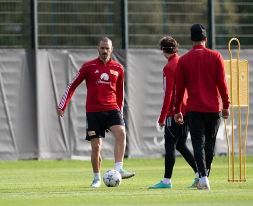 Football, Men, Season 2023 2024, Champions League, Training of 1 FC Union Berlin at the stadium An der Alten Försterei the day before the match against SSC Napoli, f l Leonardo Bonucci 1 FC Union Berlin , Brenden Aaronson 1 FC Union Berlin , Aissa Laidouni 1 FC Union Berlin , 07 11 2023, Copyright: xSebastianxRäppold MatthiasxKochx