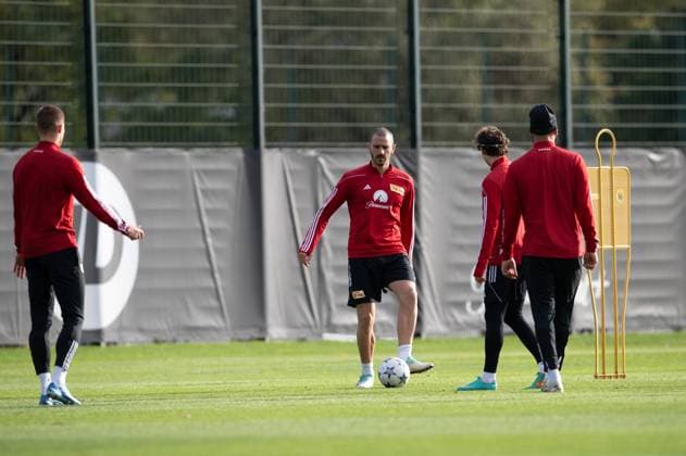 Football, Men, Season 2023 2024, Champions League, Training of 1 FC Union Berlin at the stadium An der Alten Försterei the day before the match against SSC Napoli, f l Kevin Behrens 1 FC Union Berlin , Leonardo Bonucci 1 FC Union Berlin , Brenden Aaronson 1 FC Union Berlin , Aissa Laidouni 1 FC Union Berlin , 07 11 2023, Copyright: xSebastianxRäppold MatthiasxKochx