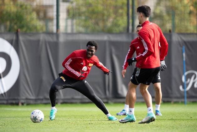 Football, Men, Season 2023 2024, Champions League, Training of 1 FC Union Berlin at the stadium An der Alten Försterei the day before the match against SSC Napoli, f l David Datro Fofana 1 FC Union Berlin , Diogo Leite 1 FC Union Berlin , 07 11 2023, Copyright: xSebastianxRäppold MatthiasxKochx