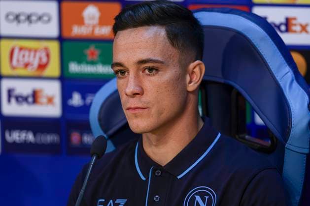 Italy: press conference, PK, Pressekonferenz SSC Napoli SSC Napoli s Italian forward Giacomo Raspadori looks during the SSC Napoli press conference the day before the Champions League football match against Union Berlin at the Konami center in Castel Volturno on 07 November 2023 ABPH8924 Copyright: xAntonioxBalascox