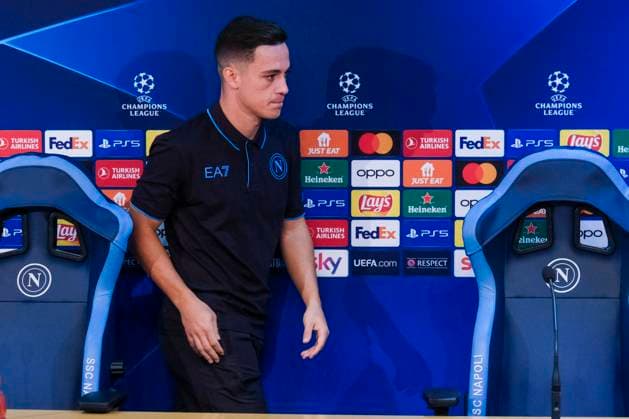 Italy: press conference, PK, Pressekonferenz SSC Napoli SSC Napoli s Italian forward Giacomo Raspadori looks during the SSC Napoli press conference the day before the Champions League football match against Union Berlin at the Konami center in Castel Volturno on 07 November 2023 DSCF9938 Copyright: xAntonioxBalascox