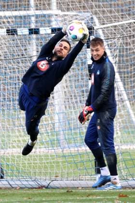 DEU, DFL, 2 FBL Hertha BSC, Training, 07 11 2023, Sportforum, Berlin, DEU, DFL, 2 FBL Hertha BSC, Training, in the picture Marius Gersbeck Hertha BSC Berlin 35 , Tjark Ernst Hertha BSC Berlin 12 , DFL regulations prohibit any use of Photographs as image sequences and or quasi video Foto Juergen Engler nordphoto GmbH nordphotoxGmbHx xEngler nph00076
