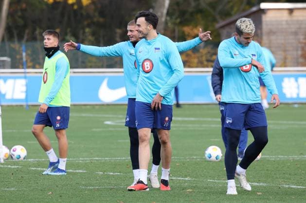 DEU, DFL, 2 FBL Hertha BSC, Training, 07 11 2023, Sportforum, Berlin, DEU, DFL, 2 FBL Hertha BSC, Training, in the picture Marton Dardai Hertha BSC Berlin 31 , Haris Tabakovic Hertha BSC Berlin 25 , Marc Oliver Kempf Hertha BSC Berlin 20 , Gustav Christensen Hertha BSC Berlin 26 DFL regulations prohibit any use of Photographs as image sequences and or quasi video Foto Juergen Engler nordphoto GmbH nordphotoxGmbHx xEngler nph00076