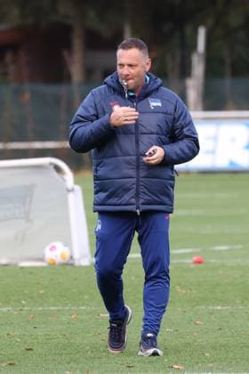 DEU, DFL, 2 FBL Hertha BSC, Training, 07 11 2023, Sportforum, Berlin, DEU, DFL, 2 FBL Hertha BSC, Training, im Bild Cheftrainer Pal Dardai Hertha BSC Berlin DFL regulations prohibit any use of Photographs as image sequences and or quasi video Foto Juergen Engler nordphoto GmbH nordphotoxGmbHx xEngler nph00076