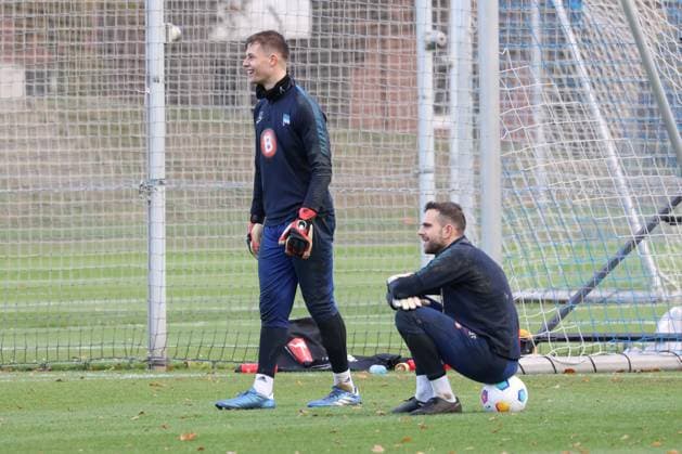 DEU, DFL, 2 FBL Hertha BSC, Training, 07 11 2023, Sportforum, Berlin, DEU, DFL, 2 FBL Hertha BSC, Training, im Bild Tjark Ernst Hertha BSC Berlin 12 , Marius Gersbeck Hertha BSC Berlin 35 DFL regulations prohibit any use of Photographs as image sequences and or quasi video Foto Juergen Engler nordphoto GmbH nordphotoxGmbHx xEngler nph00076