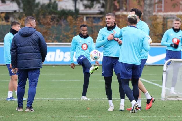 DEU, DFL, 2 FBL Hertha BSC, training, 07 11 2023, Sportforum, Berlin, DEU, DFL, 2 FBL Hertha BSC, training, in the picture head coach Pal Dardai Hertha BSC Berlin , Marton Dardai Hertha BSC Berlin 31 , Haris Tabakovic Hertha BSC Berlin 25 , Marc Oliver Kempf Hertha BSC Berlin 20 , Bilal Hussein Hertha BSC Berlin 8 DFL regulations prohibit any use of Photographs as image sequences and or quasi video Foto Juergen Engler nordphoto GmbH nordphotoxGmbHx xEngler nph00076