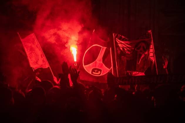 Photo Claudio Furlan LaPresse 07-11-2023 Milan, Italy - Paris Saint Germain fans in Piazza Duomo in the day of the Champions League match against AC Milan  Copyright: xClaudioxFurlan LaPressex
