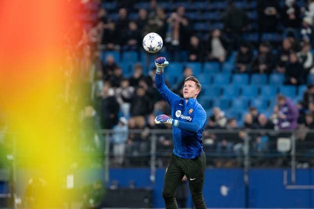 Champions League FC Shakhtar Donetsk FC Barcelona, 07 11 2023 Marc Andre ter Stegen FC Barcelona, 1 at the Aufwaermen Champions League FC Shakhtar Donetsk FC Barcelona, Volksparkstadion, Hamburg, 07 11 2023 Copyright: xBEAUTIFULxSPORTS Buriakovx