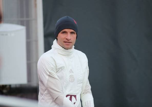 Munich, Germany 07 November 2023 Football, Men, 2023 2024 season, FC Bayern Munich, Säbener Strasse, training ground, training, final training, Champions League Thomas Müller, Mueller FC Bayern Munich head, upper body, on the way to the training ground