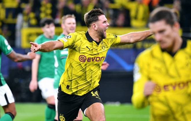 Football, Champions League, Germany, Men, Season 2023 2024, Matchday 4, Signal Iduna Park Dortmund Bor Dortmund Newcastle United Cheers Niclas Füllkrug BVB after his goal for 1 0 Cheers, joy, action UEFA REGULATIONS PROHIBIT ANY USE OF PHOTOGRAPHS AS IMAGE SEQUENCES AND OR QUASI VIDEO