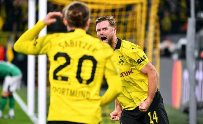 Football, Champions League, Germany, Men, Season 2023 2024, Matchday 4, Signal Iduna Park Dortmund Bor Dortmund Newcastle United Cheers Niclas Füllkrug BVB after his goal for 1 0 Cheers, joy, action UEFA REGULATIONS PROHIBIT ANY USE OF PHOTOGRAPHS AS IMAGE SEQUENCES AND OR QUASI VIDEO