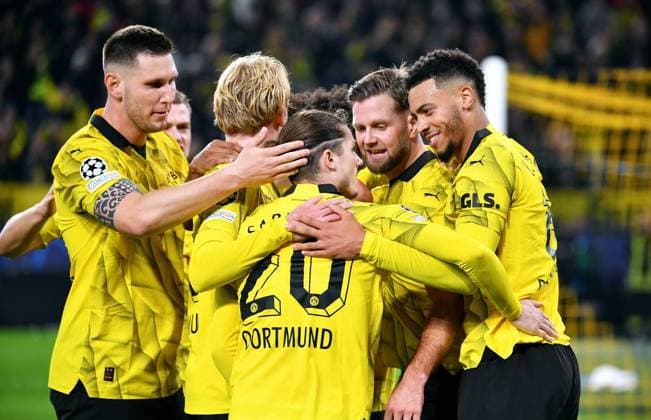 Football, Champions League, Germany, Men, Season 2023 2024, Matchday 4, Signal Iduna Park Dortmund Bor Dortmund Newcastle United Cheers Niclas Füllkrug BVB after his goal for 1 0 Cheers, joy, action UEFA REGULATIONS PROHIBIT ANY USE OF PHOTOGRAPHS AS IMAGE SEQUENCES AND OR QUASI VIDEO