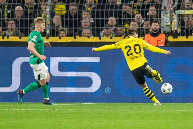 UEFA Champions League, Borussia Dortmund Newcastle United, 7 11 2023 Marcel Sabitzer Borussia Dortmund, 20 prepares the goal for 1 0 UEFA Champions League, Borussia Dortmund Newcastle United, preliminary round 4 matchday, on 7 11 2023, Signal Iduna Park, Dortmund UEFA regulations prohibit any use of photographs as image sequences and or quasi video Copyright: xBEAUTIFULxSPORTS Meuselx