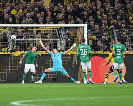 07 11 2023, Dortmund, Germany, Signal Iduna Park, Borussia Dortmund vs Newcastle United UEFA Champions League 2023 2024 Group F, Niclas Fuellkrug Borussia Dortmund Goal for 1 0 Photo Ralf Treese Dortmund Signal Iduna Park North Rhine Westphalia Germany  521_BVBNEW20231107_009 Treese-521