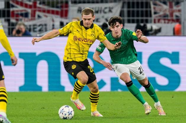 DORTMUND - (l-r) Julian Ryerson of Borussia Dortmund, Tino Livramento of Newcastle United FC during the UEFA Champions League match between Borussia Dortmund and Newcastle United FC at Signal Iduna Park on November 7, 2023 in Dortmund, Germany. ANP Hollandse Hoogte UEFA Champions League 2023 24 2023 2024 xVIxANPxSportx xGerritxvanxKeulenxIVx 483267682 originalFilename: 483267682.jpg