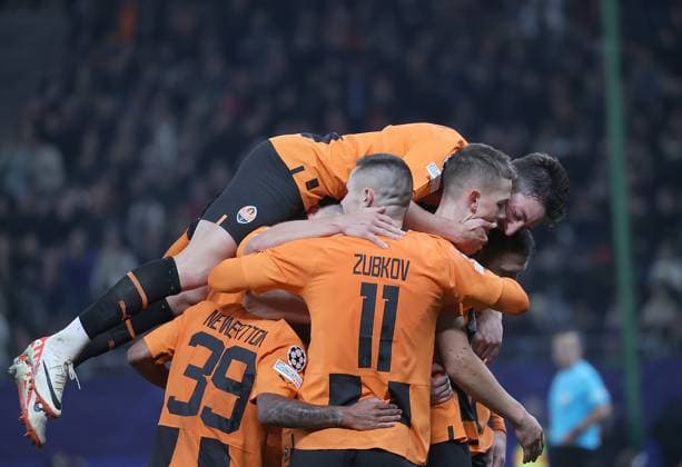 1 0 by Danylo Sikan FC Shakhtar Donetsk Cheers Football, UEFA Champions League, Group stage, Season 2023 2024, Men, UCL, Men, Volksparkstadion, FC Shakhtar Shakhtar Donetsk UKR vs FC Barcelona