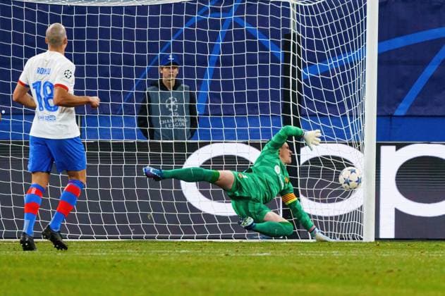 Goal for 1 0 Danylo Sikan Shakhtar Donetsk, 14 GER, Shakhtar Donetsk vs FC Barcelona, Football, Champions League, Group H, Matchday 4, 2023 2024 season, 07 11 2023 GER, Shakhtar Donetsk vs FC Barcelona, Football, Champions League, Group H, Matchday 4, 2023 2024 season, 07 11 2023 Hamburg Copyright: xEibner-Pressefoto MarcelxvonxFehrnx EP_MFN
