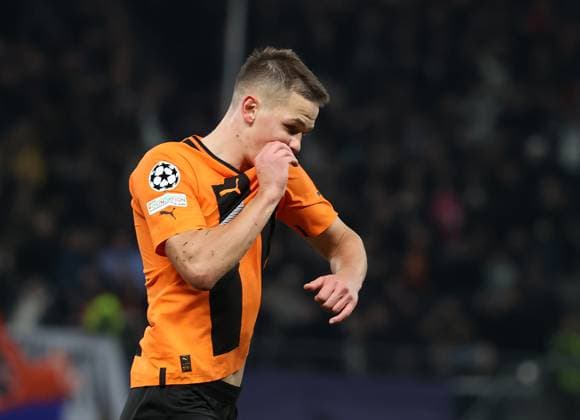 1 0 jubilant Artur Rudko FC Shakhtar Donetsk Football, UEFA Champions League, Group stage, Season 2023 2024, Men, UCL, Men, Volksparkstadion, FC Shakhtar Shakhtar Donetsk UKR vs FC Barcelona