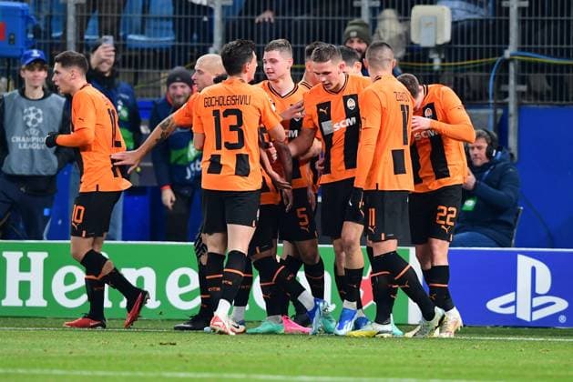 Football I Men I UEFA I Champions League l FC Shakhtar Donetsk FC Barcelona I Matchday 4 I Group H I Season 2023 2024 I Shakhtar Donetsk I Barca I 07 11 2023 I Shakhtar Donetsk Goal celebration for 1 0 Goal scorer is Sikan Danylo FC Shakhtar Donetsk , Sportplatz Volksparkstadion, Hamburg, Stellingen Hamburg Germany