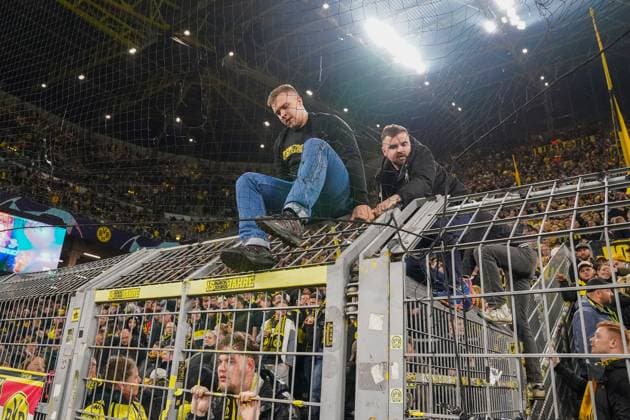 Borussia Dortmund FC v Newcastle United FC dortmund fans during the Borussia Dortmund FC v Newcastle United FC UEFA Champions League Round 1 Group F match at BVB Stadion, Dortmund, Germany on 7 November 2023 Editorial Use Only Copyright: xIMAGO EveryxSecondxMediax ESM-0841-0048