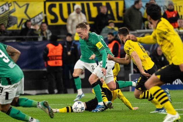 GER, UEFA Champions League, Borussia Dortmund vs Newcastle United, group stage 4 matchday 07 11 2023, Signal Iduna Park, Dortmund, GER, UEFA Champions League, Borussia Dortmund vs Newcastle United, group stage 4 matchday In the picture duel between Sean Longstaff Newcastle United, 36 and Marcel Sabitzer BV Borussia Dortmund, 20 full body full body ball on foot landscape format nordphotoxGmbHxx xChristianxSchulze nph000300