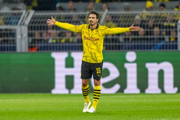 Soccer Champions League Matchday 4 Borussia Dortmund Newcastle United on 07 11 2023 at Signal Iduna Park Dortmunds Mats Hummels gives instructions IMPORTANT NOTE In accordance with UEFA regulations, it is prohibited to use or have used photographs taken in the stadium and or of the match in the form of sequential images and or video-like photo series Copyright: xKirchner DavidxInderliedx