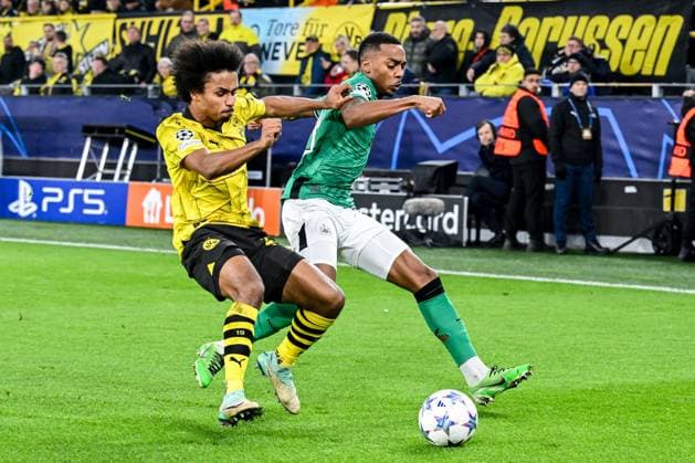 DORTMUND - (l-r) Karim Adeyemi of Borussia Dortmund, Joe Willock of Newcastle United FC during the UEFA Champions League match between Borussia Dortmund and Newcastle United FC at Signal Iduna Park on November 7, 2023 in Dortmund, Germany. ANP Hollandse Hoogte UEFA Champions League 2023 24 2023 2024 xVIxANPxSportx xGerritxvanxKeulenxIVx 483270049 originalFilename: 483270049.jpg