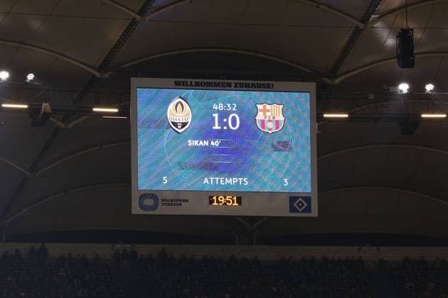 Soccer Men Season 2023 2024 UEFA Champions League I 4 Matchday Shakhtar Donetsk FC Barcelona 07 11 2023 The scoreboard at Volksparkstadion Hamburg Volksparkstadion Hamburg Germany Copyright: xLobecax xHenningxRohlfsx