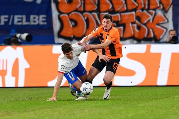 Football I Men I UEFA I Champions League l FC Shakhtar Donetsk FC Barcelona I Matchday 4 I Group H I Season 2023 2024 I Shakhtar Donetsk I Barca I 07 11 2023 I v l Marcos Alonso FC Barcelona , Gocholeishvili Giorgi FC Shakhtar Donetsk , Sportplatz Volksparkstadion, Hamburg, Stellingen Hamburg Germany