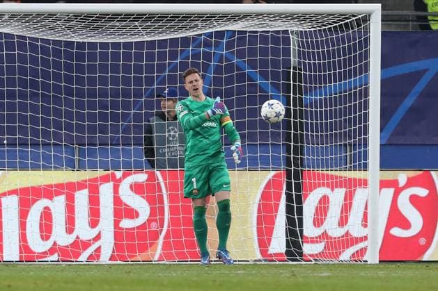 07 11 2023, xtgx, Football, UEFA Champions League, Shakhtar Donetsk FC Barcelona emspor, v l Barcelona disappointed, looks disappointed, disappointed DFL DFB REGULATIONS PROHIBIT ANY USE OF PHOTOGRAPHS as IMAGE SEQUENCES and or QUASI VIDEO Hamburg