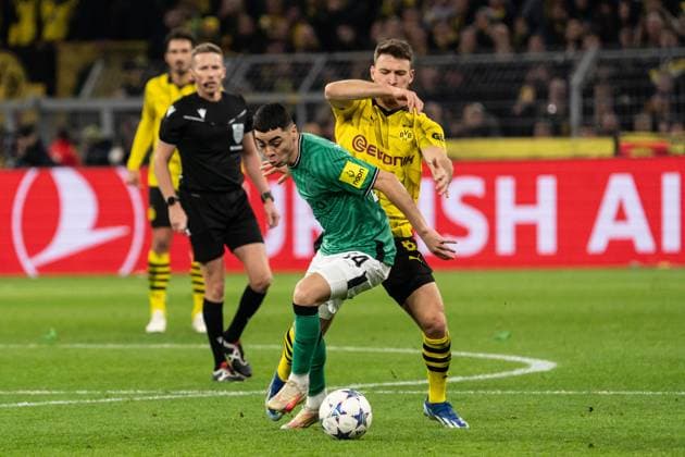 GER, UEFA Champions League, Borussia Dortmund vs Newcastle United, Group stage 4 Matchday 07 11 2023, Signal Iduna Park, Dortmund, GER, UEFA Champions League, Borussia Dortmund vs Newcastle United, Group stage 4 Matchday In the picture duel between Miguel Almiron Almiron Newcastle United, 24 and Salih Özcan BV Borussia Dortmund, 6 Full body Whole body ball on foot Landscape format nordphotoxGmbHxx xChristianxSchulze nph000300