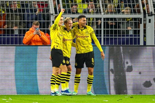 Borussia Dortmund v Newcastle United Champions League 07 11 2023. Goal 2-0 Julian Brandt (19) of Borussia Dortmund scores a goal and celebrates during the Champions League match between Borussia Dortmund and Newcastle United at Signal Iduna Park, Dortmund, Germany on 7 November 2023. Editorial use only , Copyright: xNigelxKeenex PSI-18358-0045