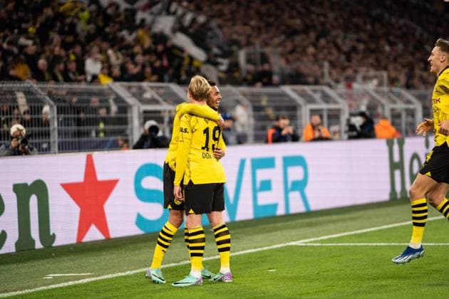 GER, UEFA Champions League, Borussia Dortmund vs Newcastle United, Group stage 4 matchday 07 11 2023, Signal Iduna Park, Dortmund, GER, UEFA Champions League, Borussia Dortmund vs Newcastle United, Group stage 4 matchday In the picture Goal celebration Cheering the goal to 2 0 by Julian Brandt BV Borussia Dortmund, 19 Felix Nmecha BV Borussia Dortmund, 8 Gestures, facial expressions, emotions nordphotoxGmbHxx xChristianxSchulze nph000300